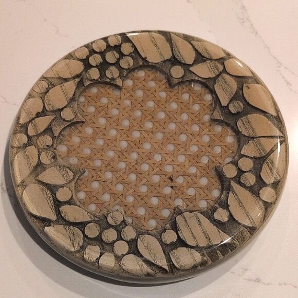 Vintage Lucite Round Scalloped Caned Hot Plate Trivet - Picture 1 of 8